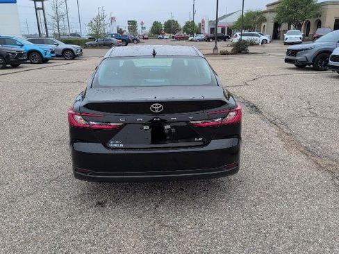 Used 2025 Toyota Camry LE FWD image 18