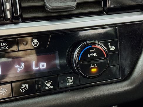 Used 2023 Nissan Pathfinder SL w/ SL Premium Package AWD/4WD image 5