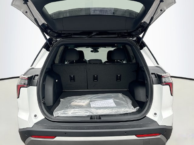 New 2027 Chevrolet Equinox LT FWD image 21