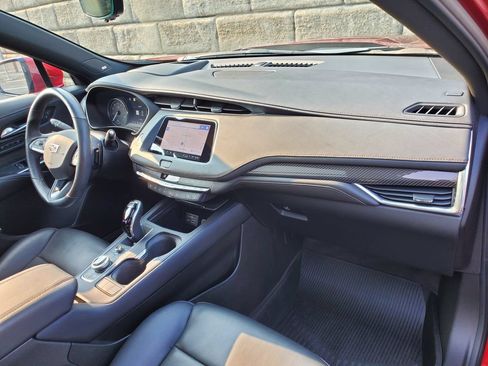 Used 2023 Cadillac XT4 Sport AWD/4WD image 33
