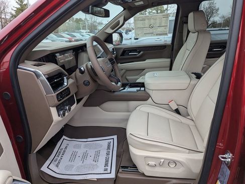 New 2026 GMC Yukon XL Denali w/ Sun & Power Step Package AWD/4WD image 11