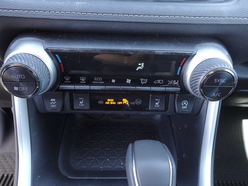 Used 2023 Toyota RAV4 XLE Premium FWD image 22