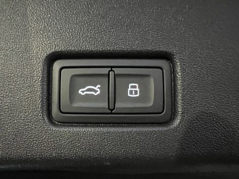 Used 2023 Audi Q4 e-tron Premium Plus w/ Premium Plus image 48