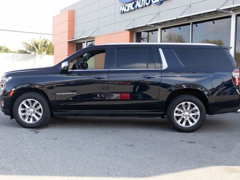 Used 2023 Chevrolet Suburban Premier image 7