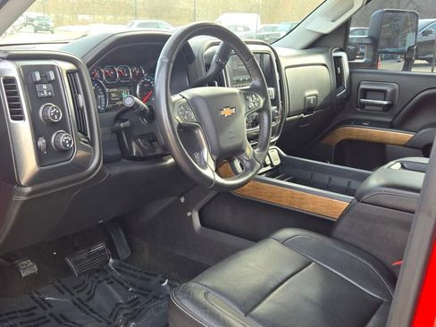 Used 2015 Chevrolet Silverado 1500 LTZ image 24