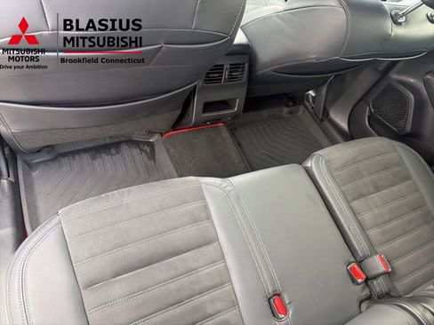 Used 2023 Mitsubishi Outlander 4WD Plug-In Hybrid image 37