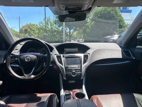 Used 2017 Acura TLX V6 w/ Technology Package FWD image 10