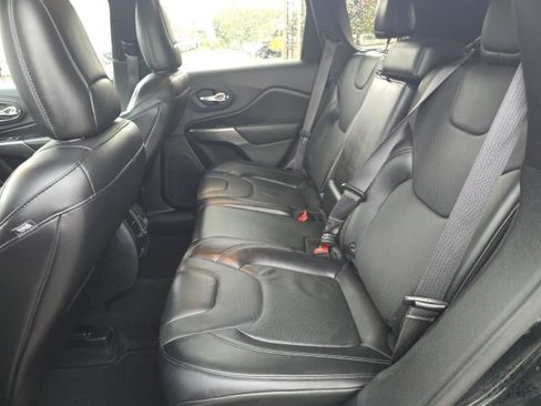 Used 2019 Jeep Cherokee Limited AWD/4WD image 13