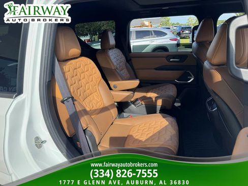 Used 2025 Nissan Armada Platinum Reserve AWD/4WD image 50