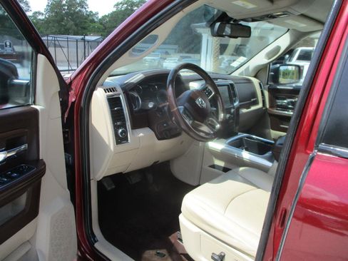 Used 2016 RAM 1500 Laramie w/ Convenience Group image 15