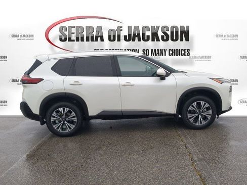 Used 2023 Nissan Rogue SV w/ SV Premium B Package FWD image 10