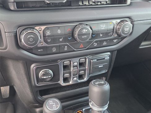 New 2026 Jeep Wrangler Unlimited Sahara AWD/4WD image 14