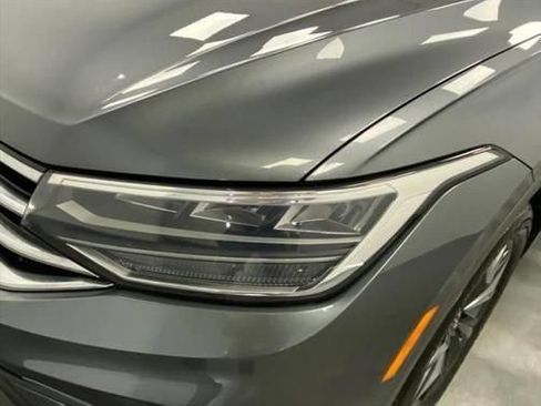 Used 2023 Volkswagen Tiguan SE AWD/4WD image 12