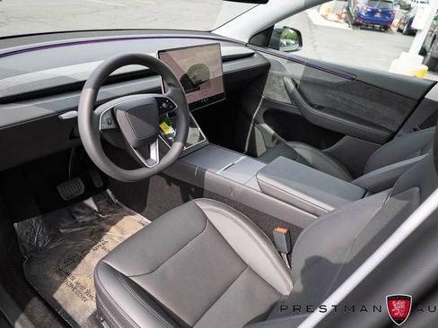 Used 2026 Tesla Model Y Long Range AWD/4WD image 22