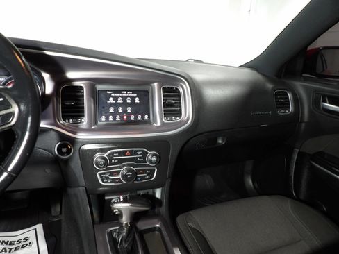 Used 2022 Dodge Charger SXT RWD image 11