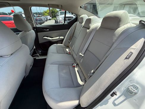 Used 2022 Nissan Altima 2.5 SV w/ SV Premium Package FWD image 22