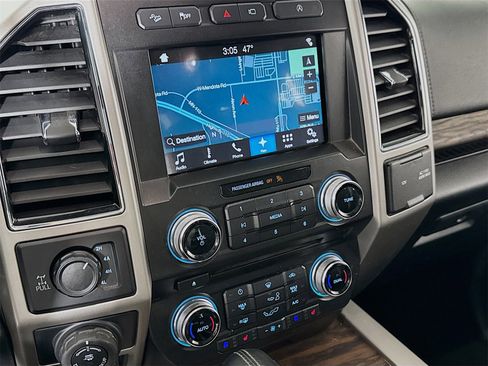 Used 2018 Ford F150 Lariat w/ Equipment Group 502A Luxury image 16