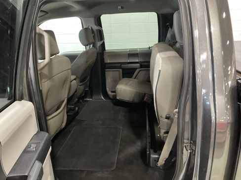 Used 2019 Ford F150 XLT w/ Equipment Group 302A Luxury AWD/4WD image 19