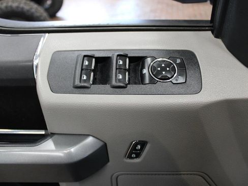 Used 2018 Ford F150 XLT image 14