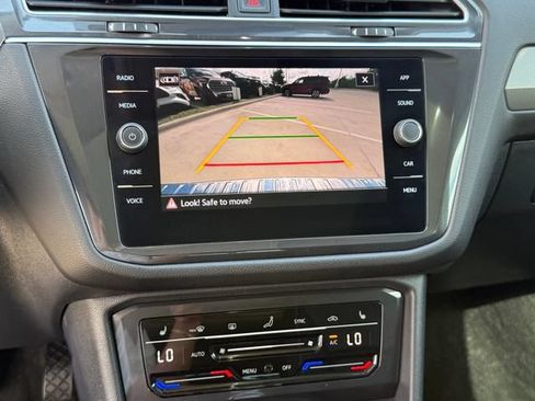 Used 2024 Volkswagen Tiguan SE FWD image 16
