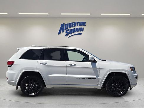 Used 2022 Jeep Grand Cherokee Laredo X AWD/4WD image 7