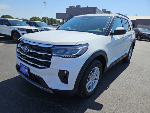 New 2026 Ford Explorer Active w/ Active Comfort Package RWD image 4