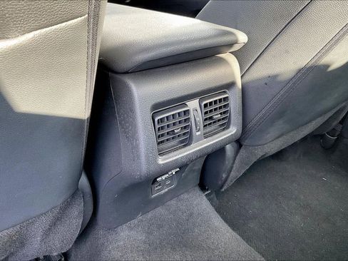 Used 2025 Toyota Camry SE image 25