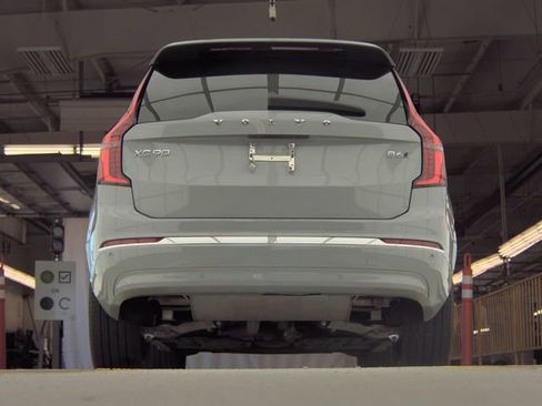 Used 2025 Volvo XC90 B6 Plus AWD/4WD image 8