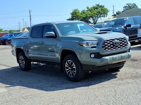 Used 2023 Toyota Tacoma TRD Sport AWD/4WD image 7