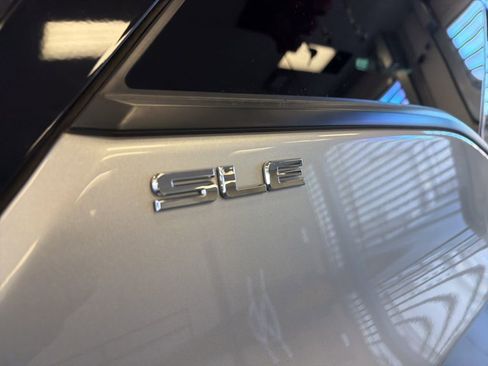 Used 2018 GMC Terrain SLE image 8