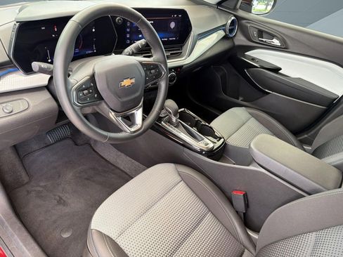 Certified 2024 Chevrolet Trax LT w/ Driver Confidence Package FWD image 4