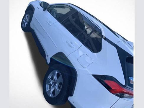 Used 2021 Toyota RAV4 XLE w/ Convenience Package image 1