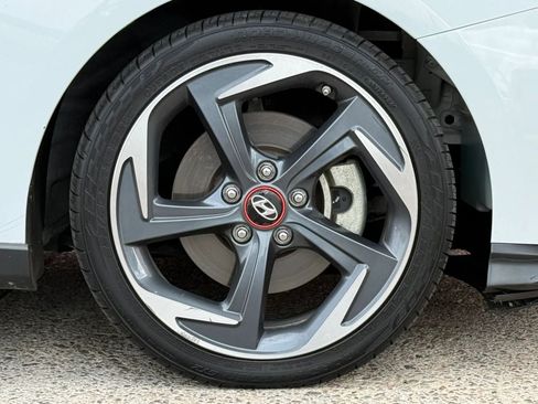 Used 2019 Hyundai Veloster Turbo FWD image 27