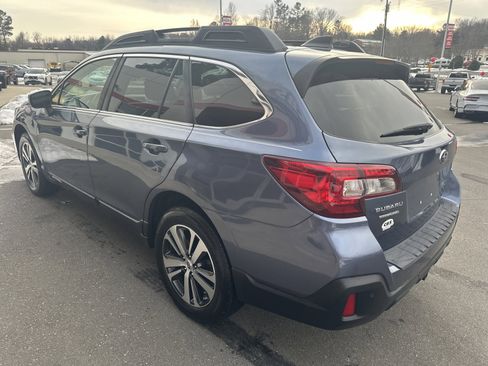 Used 2018 Subaru Outback 2.5i Limited image 6