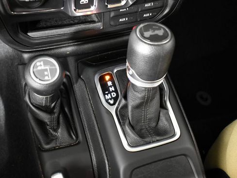 Used 2020 Jeep Wrangler Sport image 31