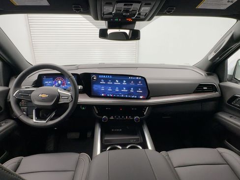 New 2026 Chevrolet Suburban Premier image 14