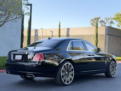 Used 2014 Rolls-Royce Ghost RWD image 22