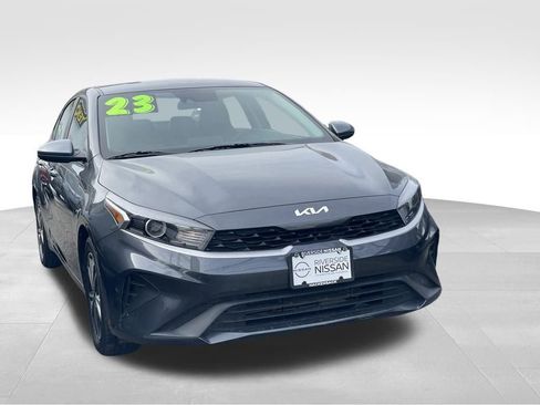Used 2023 Kia Forte LXS image 3
