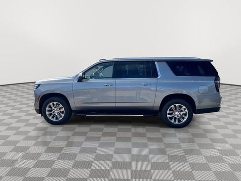 New 2025 Chevrolet Suburban Premier AWD/4WD image 5