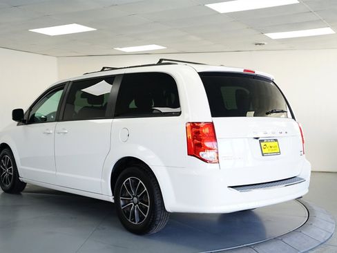 Used 2018 Dodge Grand Caravan GT image 9