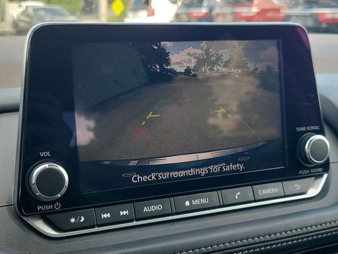 Certified 2023 Nissan Rogue SV FWD image 28