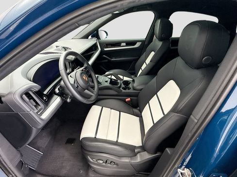 Certified 2026 Porsche Cayenne Coupe AWD/4WD image 5
