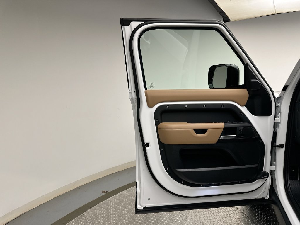 New 2026 Land Rover Defender 110 S AWD/4WD image 9