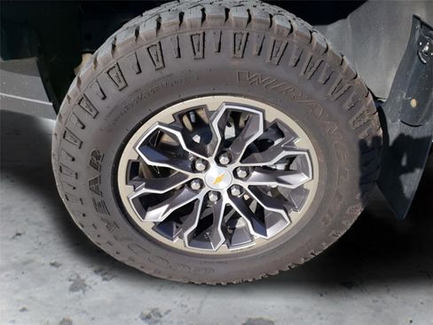 Used 2022 Chevrolet Colorado ZR2 image 14