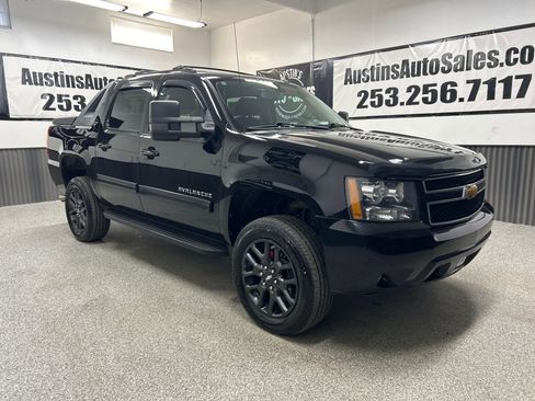 Used 2012 Chevrolet Avalanche LT image 1