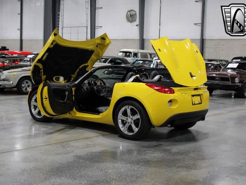 Used 2008 Pontiac Solstice GXP w/ Premium Package image 17