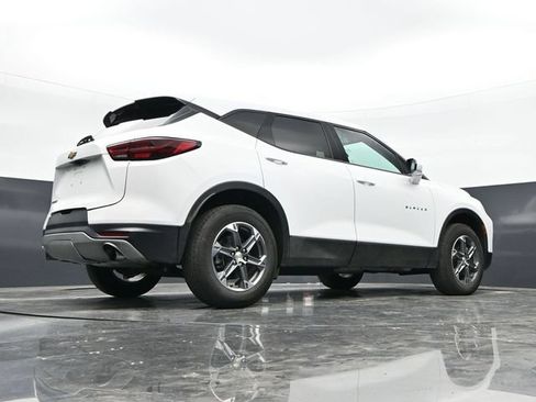 Used 2025 Chevrolet Blazer LT FWD image 33