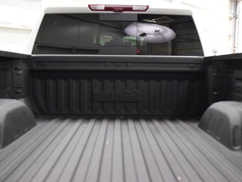 Used 2024 Chevrolet Silverado 1500 High Country w/ High Country Premium Package AWD/4WD image 24