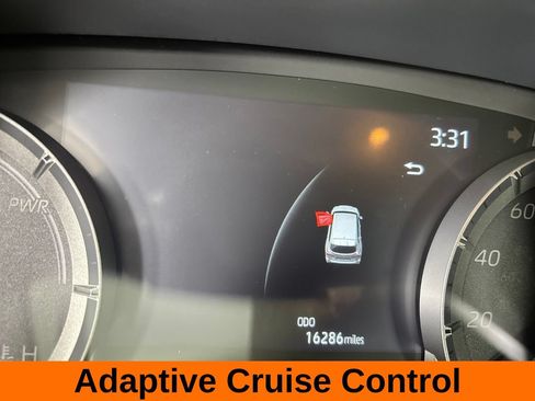Used 2025 Toyota Highlander XLE AWD/4WD image 17