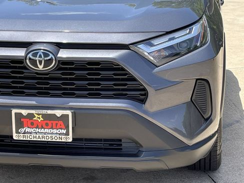 Used 2025 Toyota RAV4 XLE FWD image 8